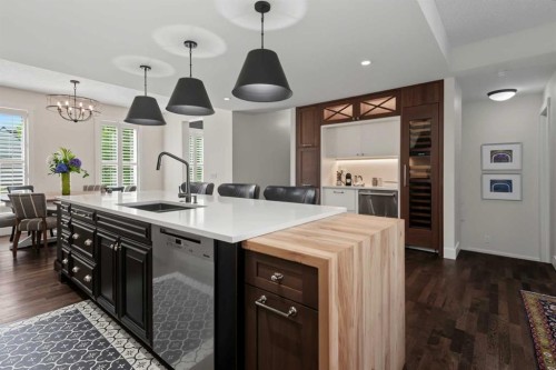 30 And 30G Victoria Cross Boulevard Sw, Calgary, AB - Indoor