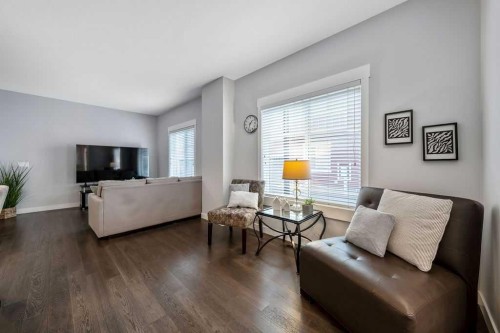 22 West Coach Manor Sw, Calgary, AB 