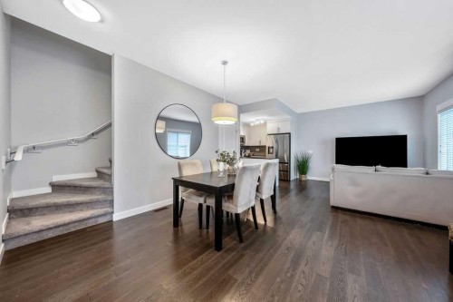22 West Coach Manor Sw, Calgary, AB 