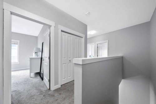 22 West Coach Manor Sw, Calgary, AB 