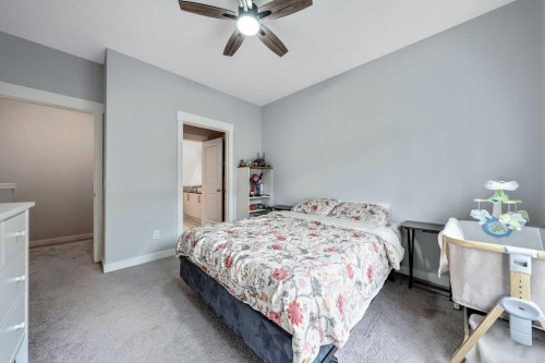 22 West Coach Manor Sw, Calgary, AB 