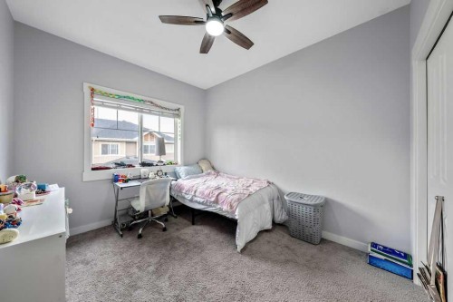 22 West Coach Manor Sw, Calgary, AB 