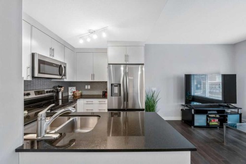 22 West Coach Manor Sw, Calgary, AB 