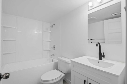205 Cityscape Gardens Ne, Calgary, AB - Indoor Photo Showing Bathroom