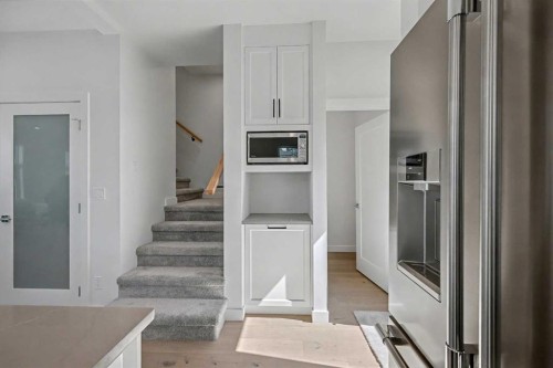753 Centre Avenue Ne, Calgary, AB 