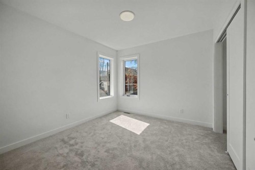753 Centre Avenue Ne, Calgary, AB 