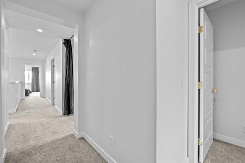 22 Howse Mount Ne, Calgary, AB 