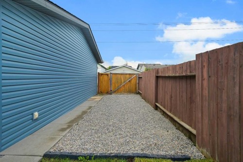 100 Somerside Grove Sw, Calgary, AB 