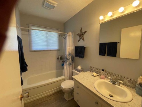358 48 Avenue West, Claresholm, AB 