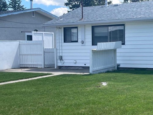 358 48 Avenue West, Claresholm, AB 