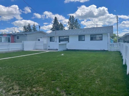 358 48 Avenue West, Claresholm, AB 