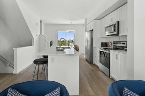 8562 19 Avenue Se, Calgary, AB 
