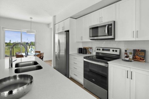 8562 19 Avenue Se, Calgary, AB 