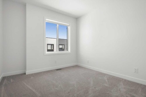 8562 19 Avenue Se, Calgary, AB 