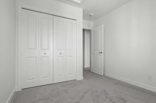 8562 19 Avenue Se, Calgary, AB 