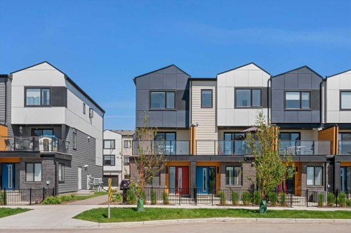 8562 19 Avenue Se, Calgary, AB 