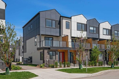 8562 19 Avenue Se, Calgary, AB 