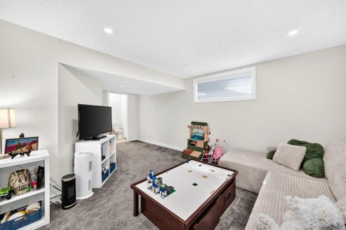 36 New Brighton Link Se, Calgary, AB 
