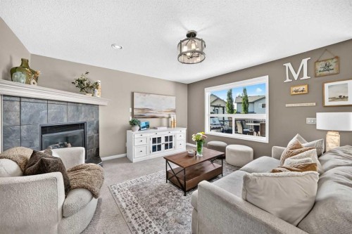 36 New Brighton Link Se, Calgary, AB 