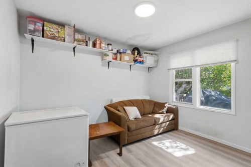 2812 19 Street Nw, Calgary, AB - Indoor Photo Showing Other Room