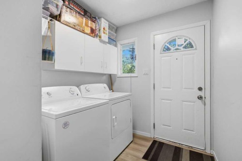 2812 19 Street Nw, Calgary, AB - Indoor Photo Showing Laundry Room