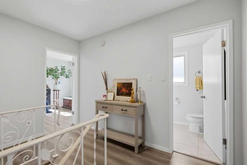2812 19 Street Nw, Calgary, AB - Indoor Photo Showing Other Room