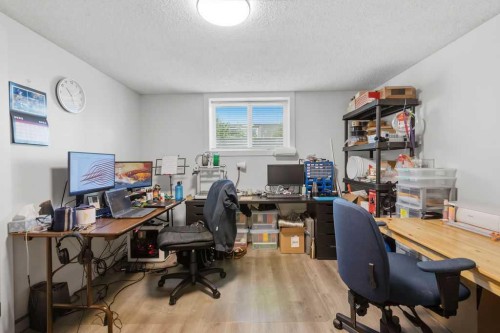 2812 19 Street Nw, Calgary, AB - Indoor Photo Showing Office