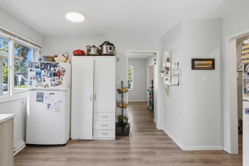 2812 19 Street Nw, Calgary, AB - Indoor Photo Showing Laundry Room