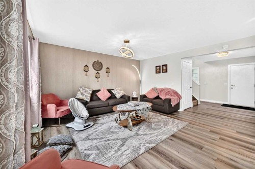 7230 Laguna Way Ne, Calgary, AB 