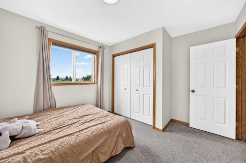 7230 Laguna Way Ne, Calgary, AB 