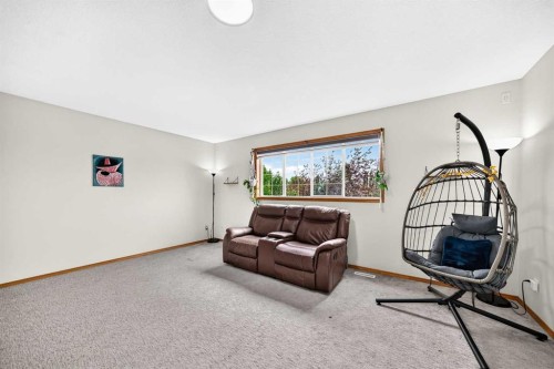 7230 Laguna Way Ne, Calgary, AB 