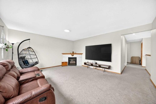 7230 Laguna Way Ne, Calgary, AB 
