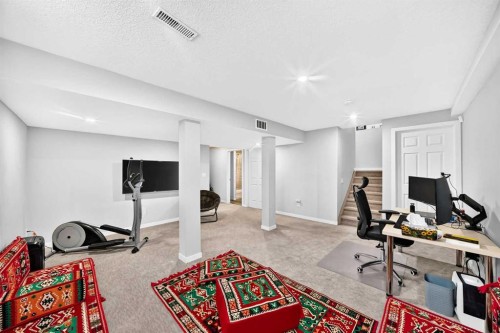 7230 Laguna Way Ne, Calgary, AB 