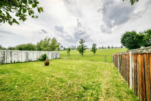 7230 Laguna Way Ne, Calgary, AB 