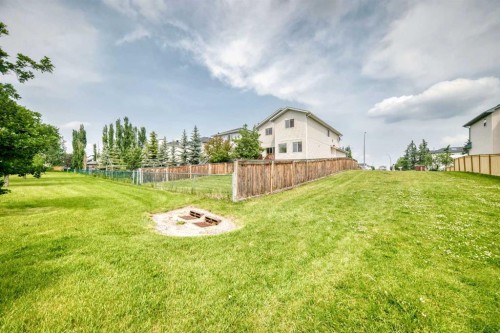 7230 Laguna Way Ne, Calgary, AB 