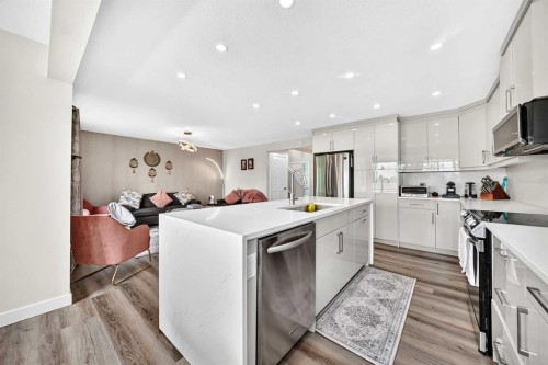 7230 Laguna Way Ne, Calgary, AB 