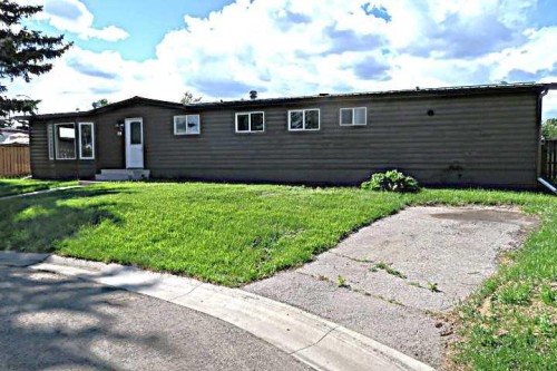 28 Riley Street NE High River, AB T2V 1G5