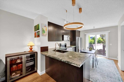 1562 93 Street Sw, Calgary, AB 