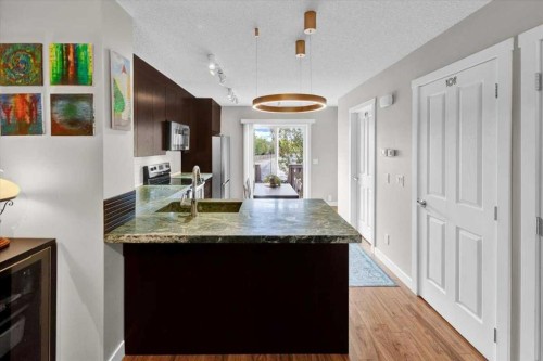 1562 93 Street Sw, Calgary, AB 