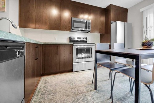 1562 93 Street Sw, Calgary, AB 