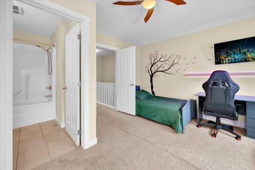 1562 93 Street Sw, Calgary, AB 