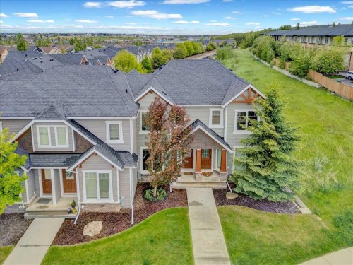 1562 93 Street Sw, Calgary, AB 