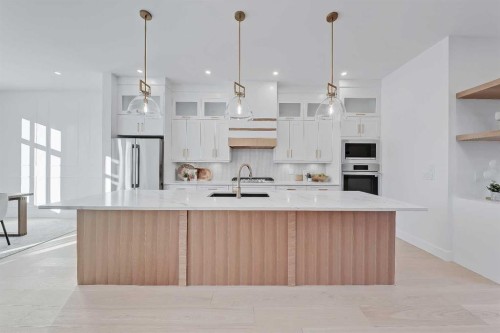 3538 43 Street Sw, Calgary, AB - Indoor Photo Showing Kitchen With Upgraded Kitchen
