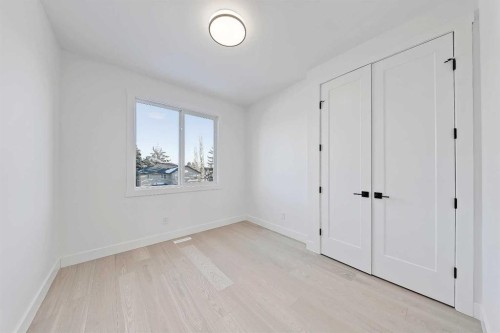 3538 43 Street Sw, Calgary, AB - Indoor Photo Showing Other Room
