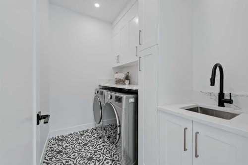 3538 43 Street Sw, Calgary, AB - Indoor Photo Showing Laundry Room