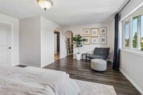 52 West Edge Road, Cochrane, AB - Indoor Photo Showing Bedroom