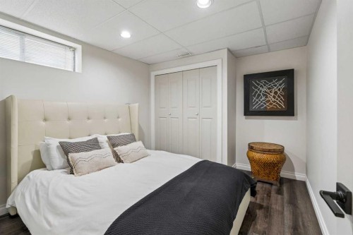 52 West Edge Road, Cochrane, AB - Indoor Photo Showing Bedroom