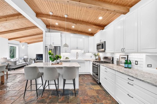 2623 Glenmount Drive Sw, Calgary, AB - Indoor Photo Showing Kitchen With Stainless Steel Kitchen With Upgraded Kitchen