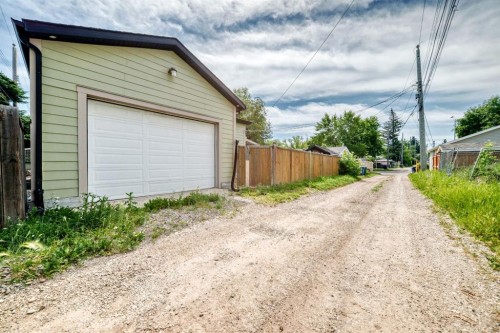 2623 Glenmount Drive Sw, Calgary, AB - Outdoor