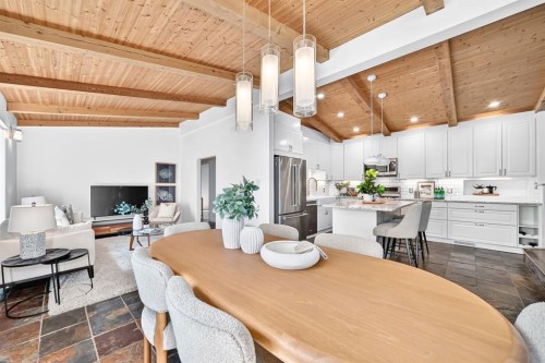 2623 Glenmount Drive Sw, Calgary, AB - Indoor Photo Showing Dining Room